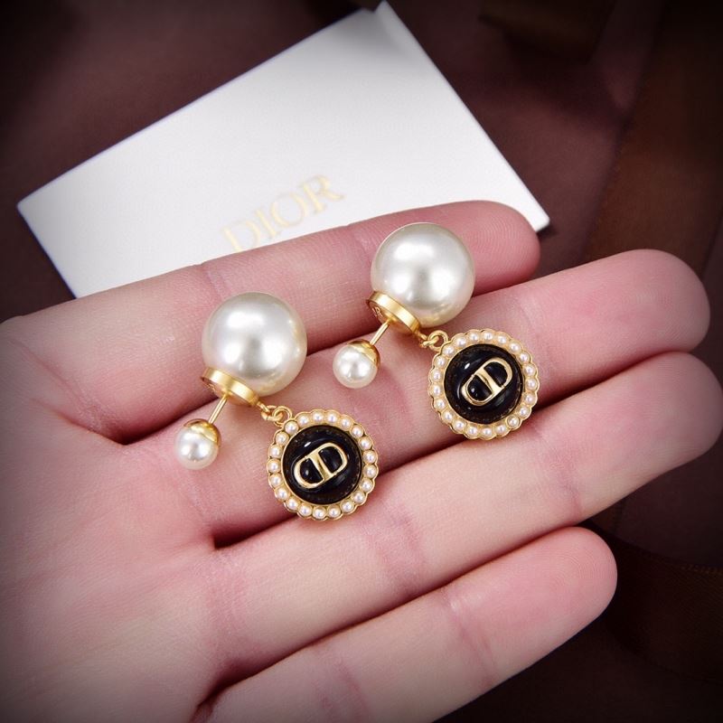 chr1st1an D10r earrings